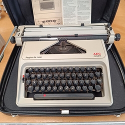 Máquina de escribir AEG - Imagen 2