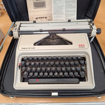 Máquina de escribir AEG - Imagen 2