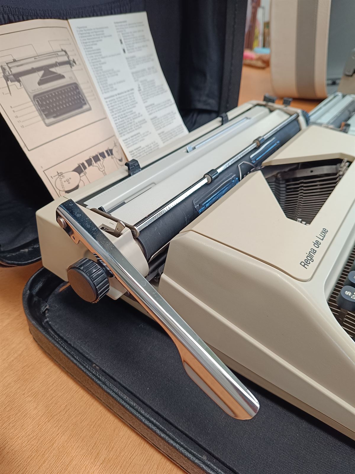 Máquina de escribir AEG - Imagen 4