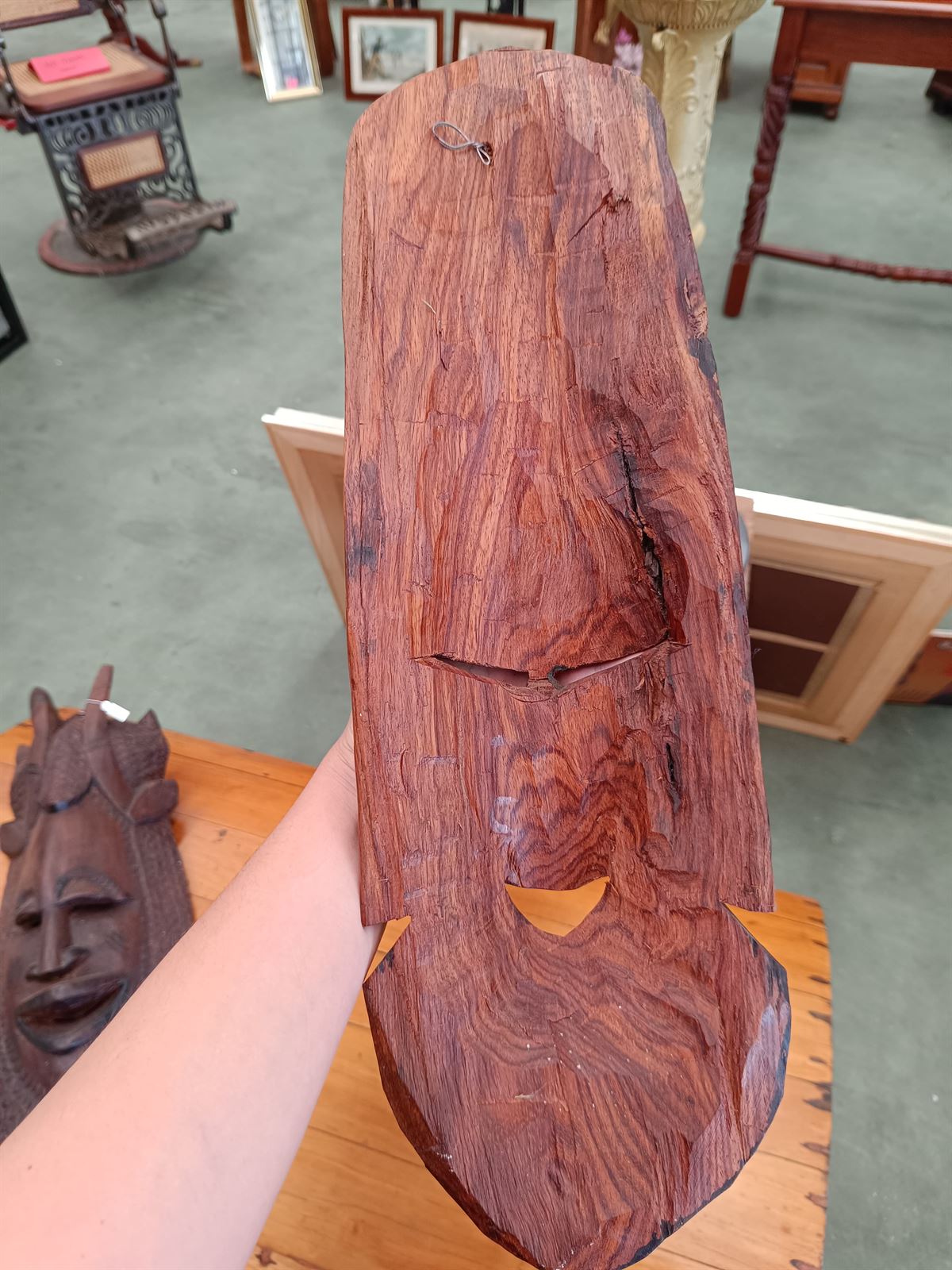 Máscara de madera tallada - Imagen 5
