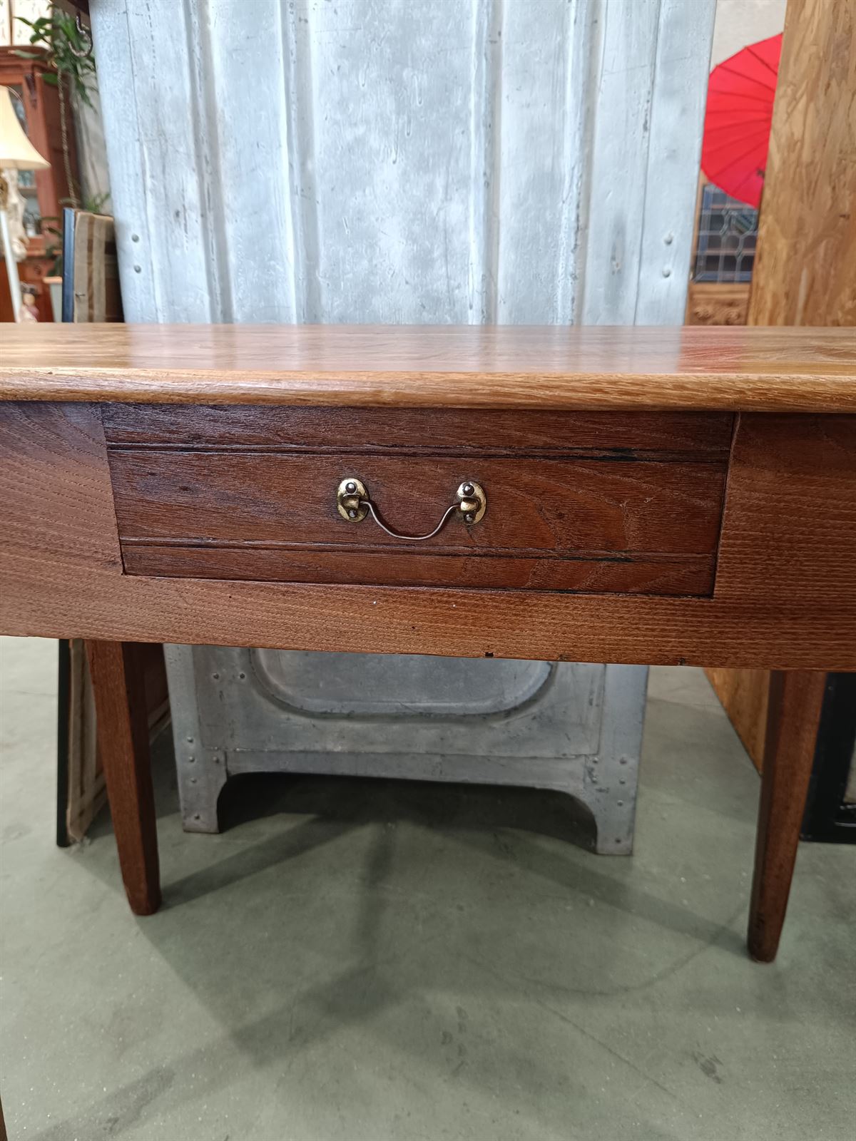 Mesa auxiliar antigua de madera de castaño - Imagen 4