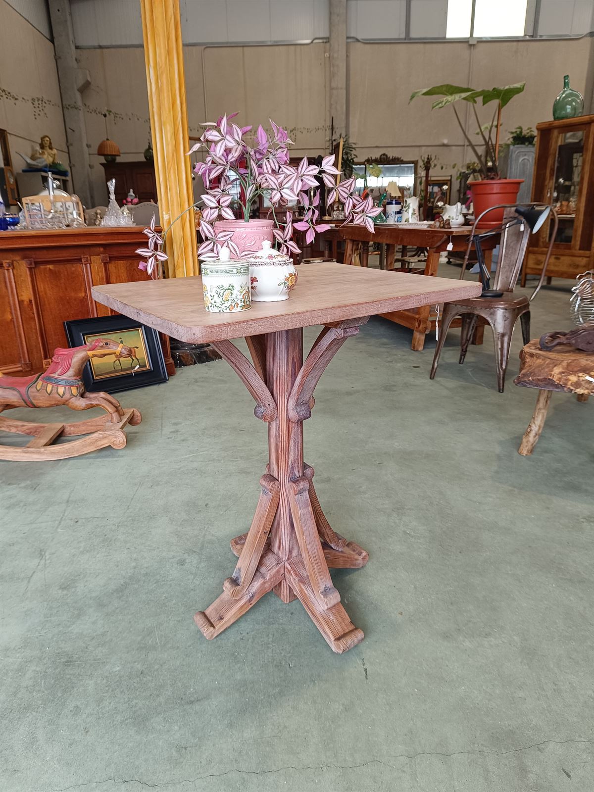 Mesa auxiliar años 40 de madera - Imagen 1