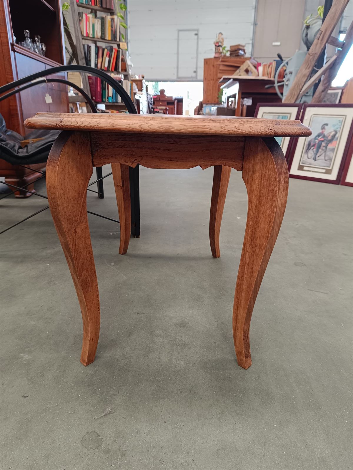 Mesa auxiliar en madera de roble - Imagen 8