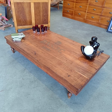 Mesa baja antiguo armero de castaño - Imagen 1
