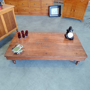 Mesa baja antiguo armero de castaño - Imagen 2