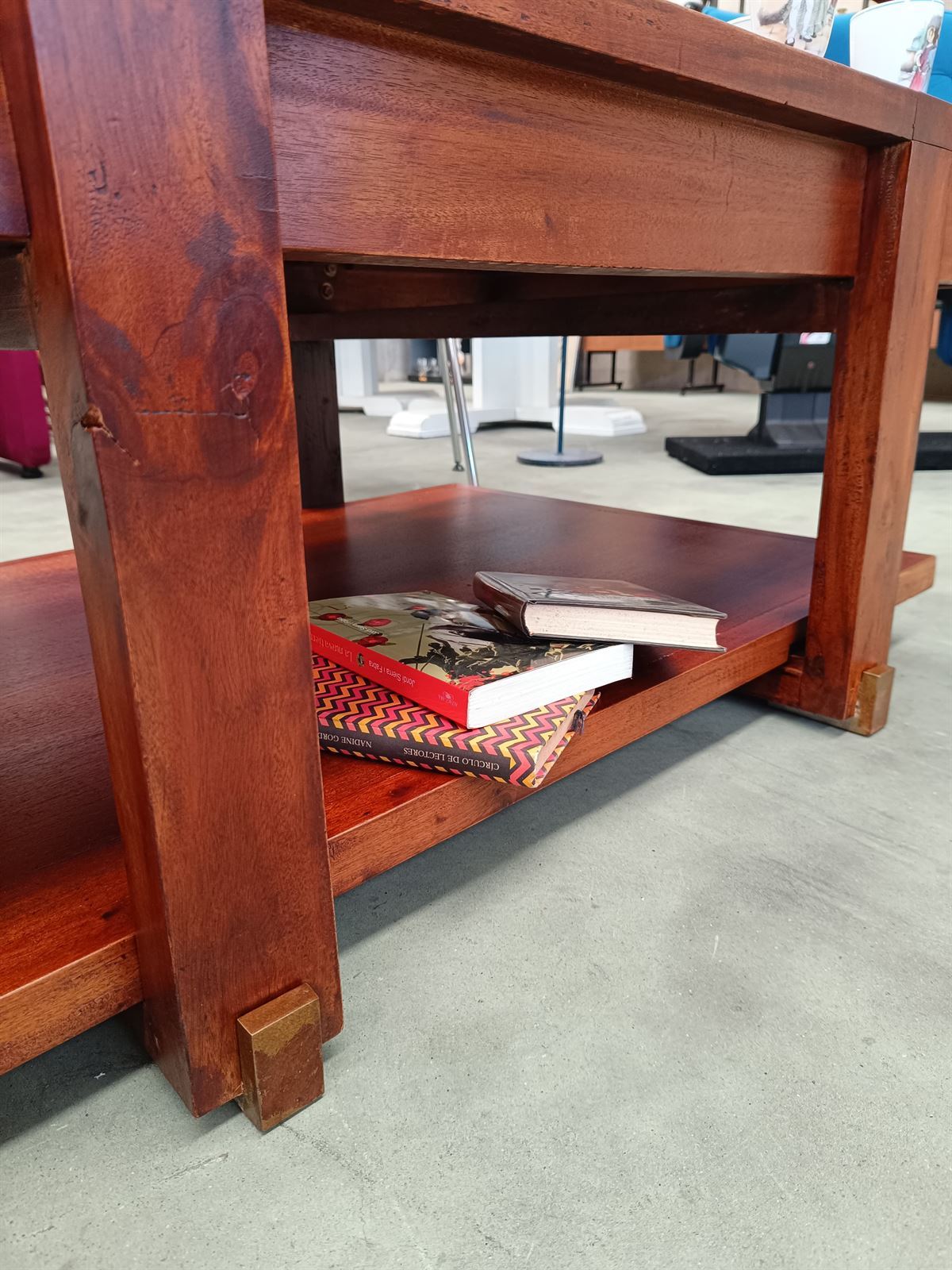 Mesa de centro de madera - Imagen 4