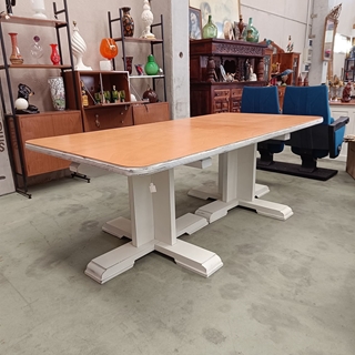 Mesa de juntas nórdica - Imagen 1