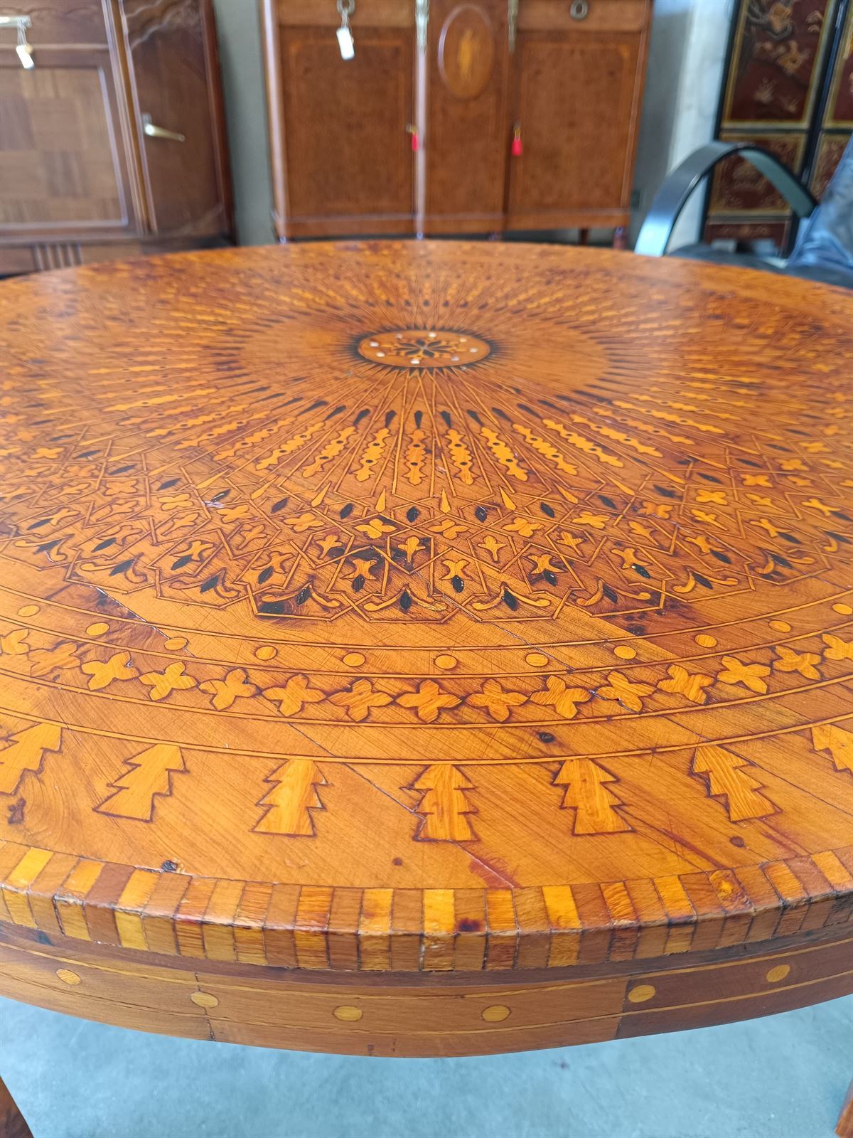 Mesa de marquetería S.XX - Imagen 10