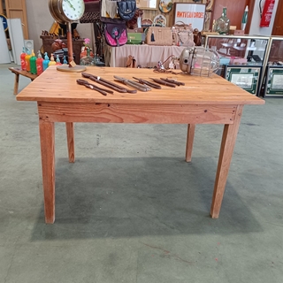 Mesa de trabajo rústica de madera - Imagen 2