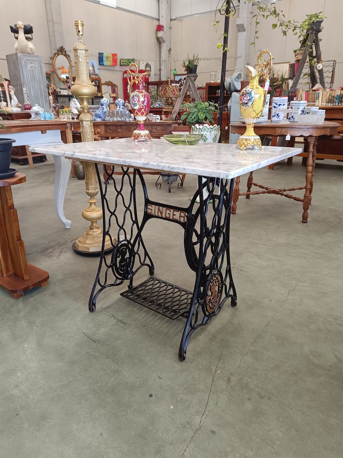 Mesa Singer de hierro y mármol - Imagen 1