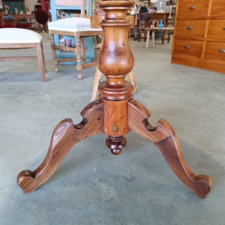 Mesa velador antiguo de madera - Imagen 2