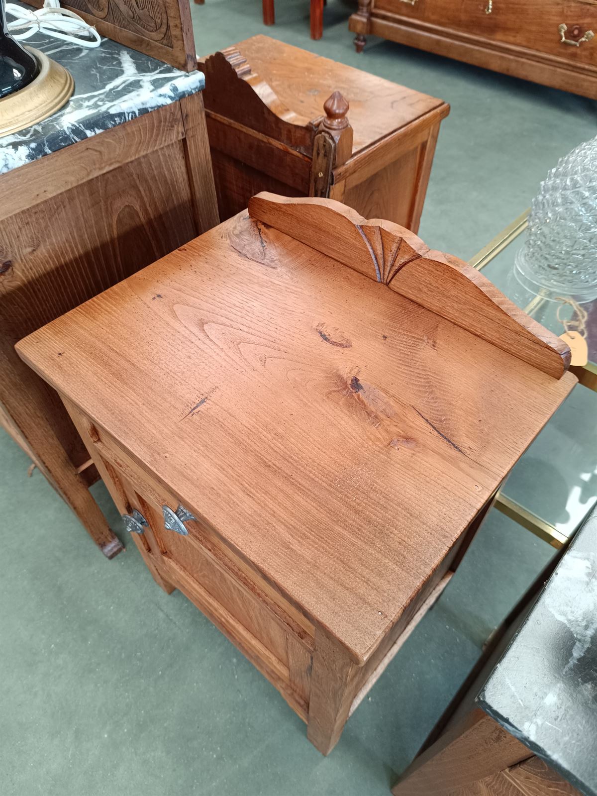 Mesilla ó mesita de madera de castaño - Imagen 6
