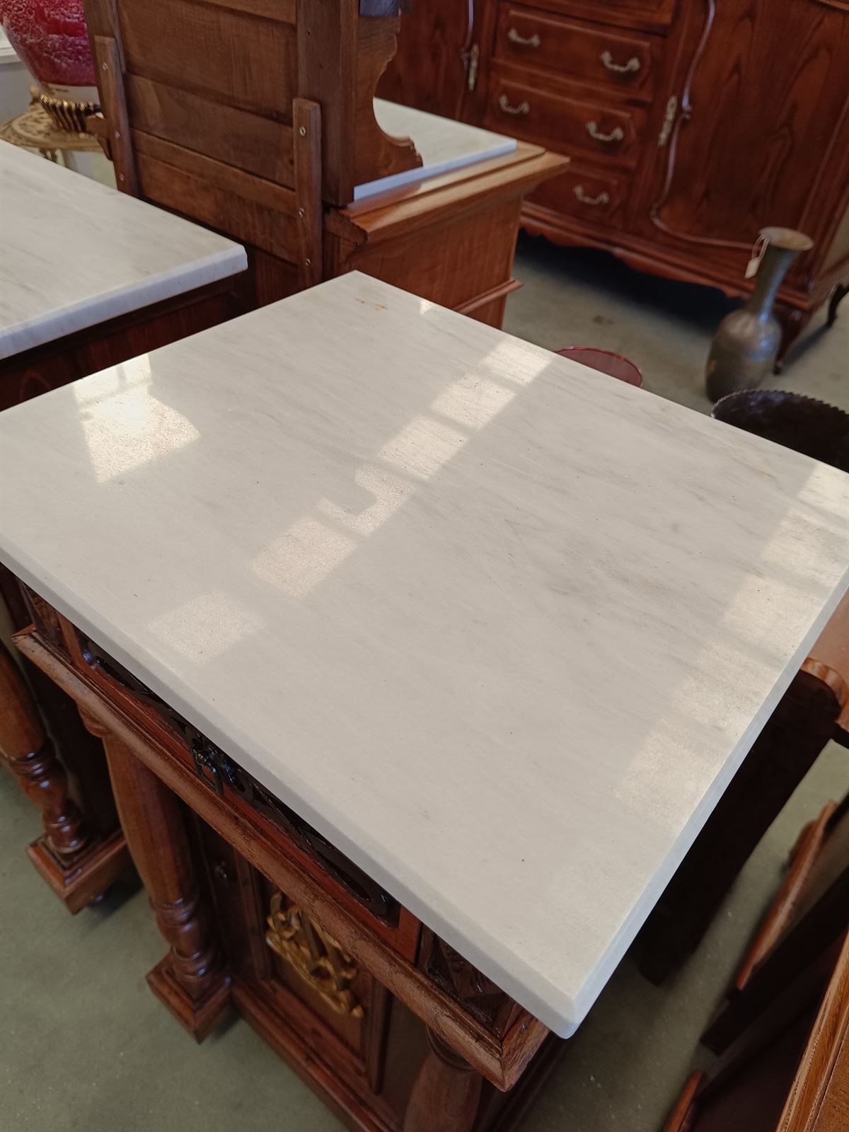 Mesita antigua de madera - Imagen 15