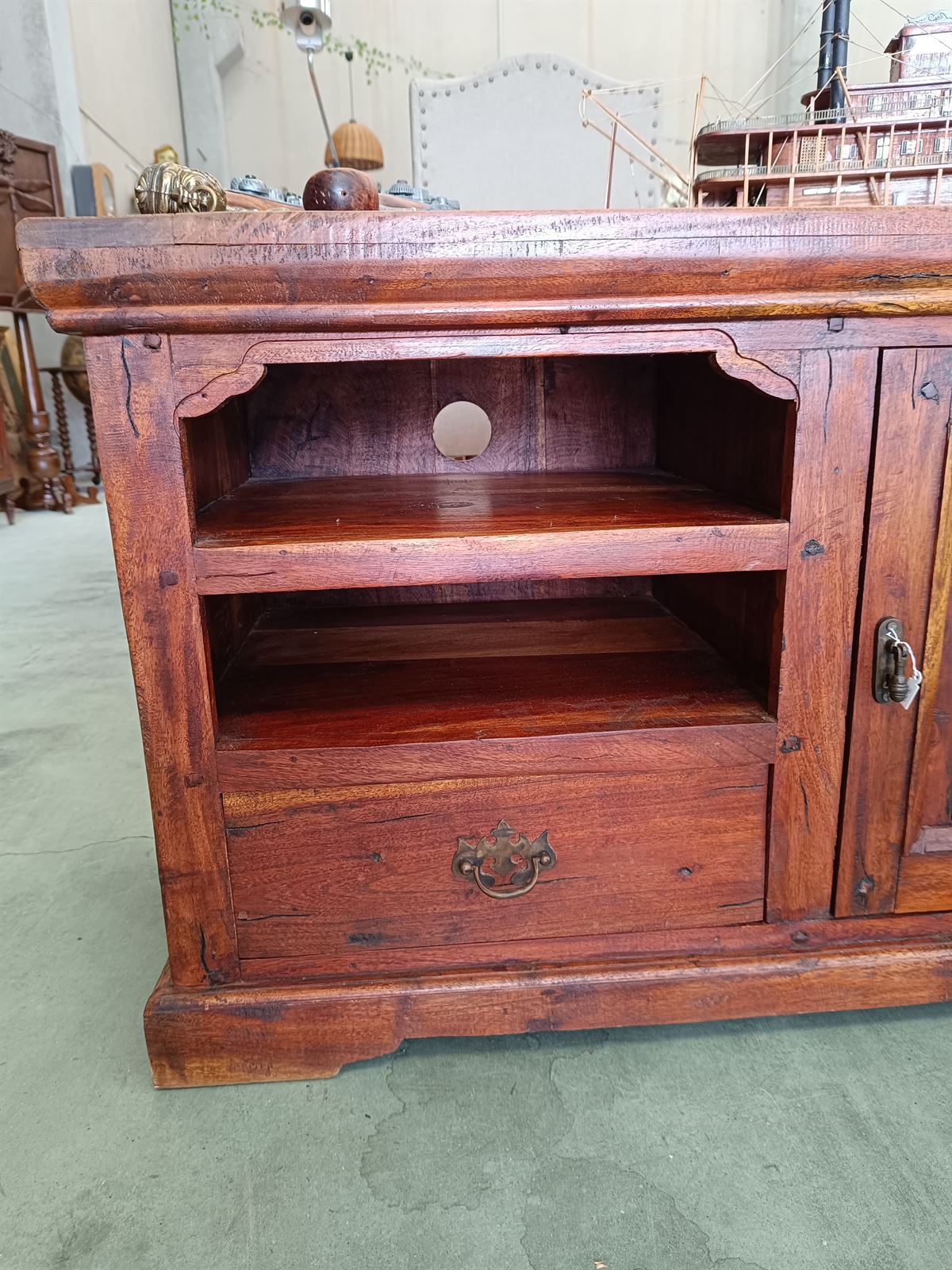 Mueble aparador auxiliar madera maciza - Imagen 4
