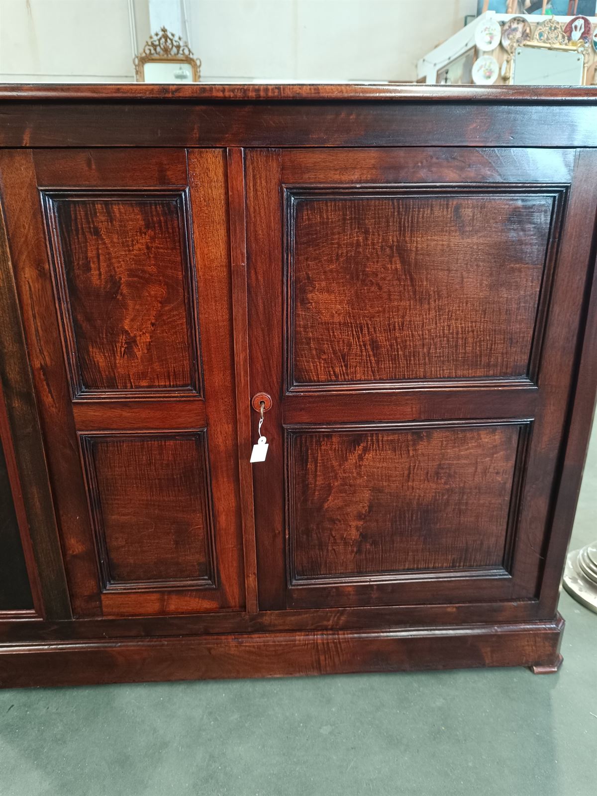 Mueble aparador de caoba - Imagen 4