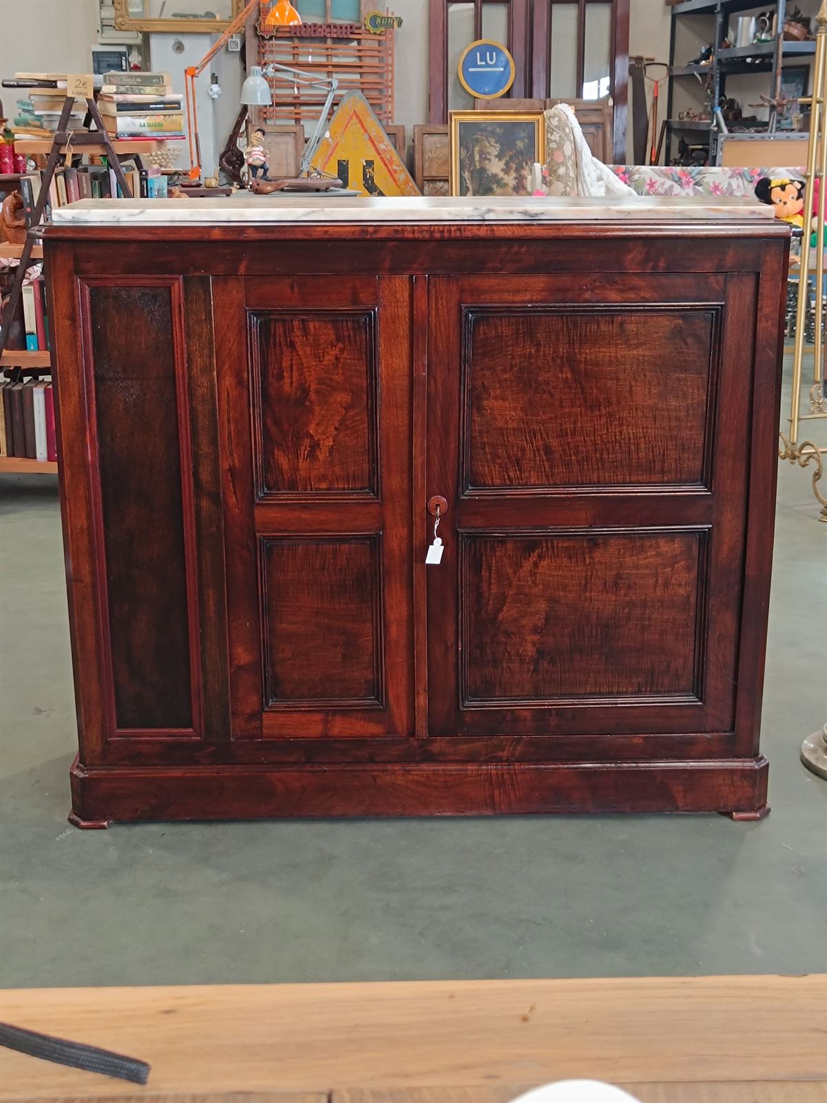 Mueble aparador de caoba - Imagen 6