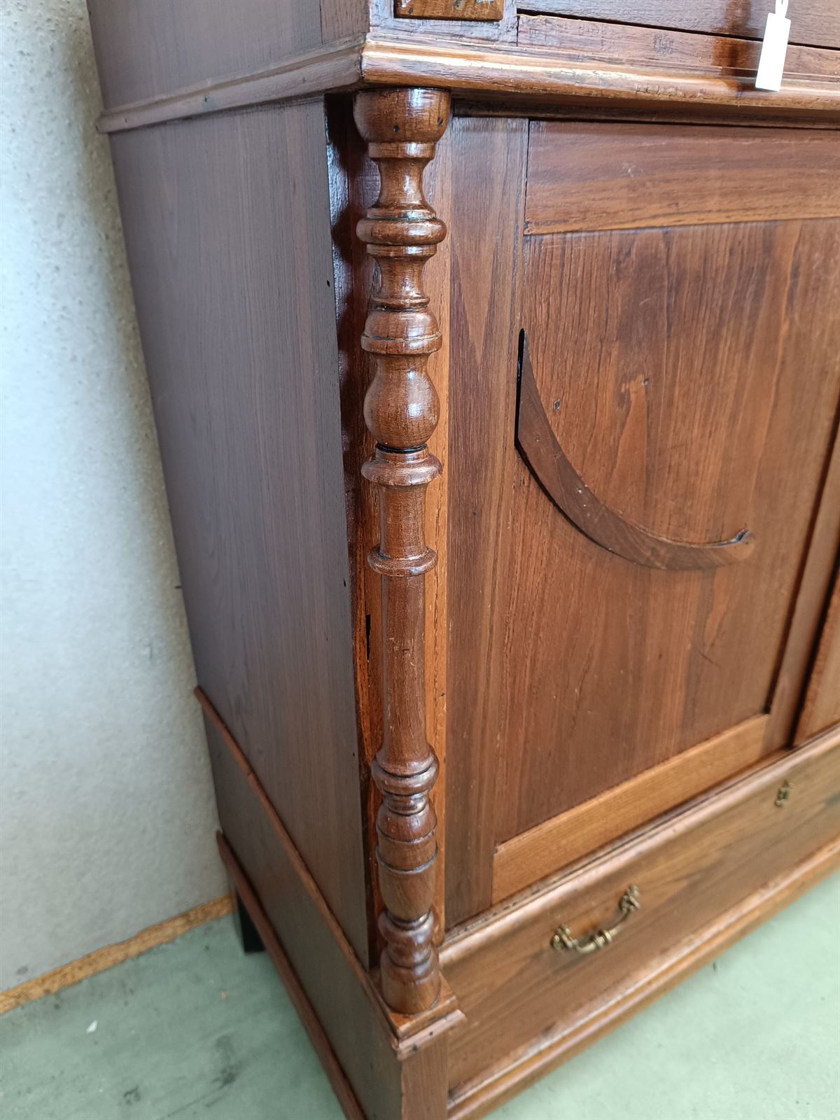 Mueble aparador de castaño - Imagen 4