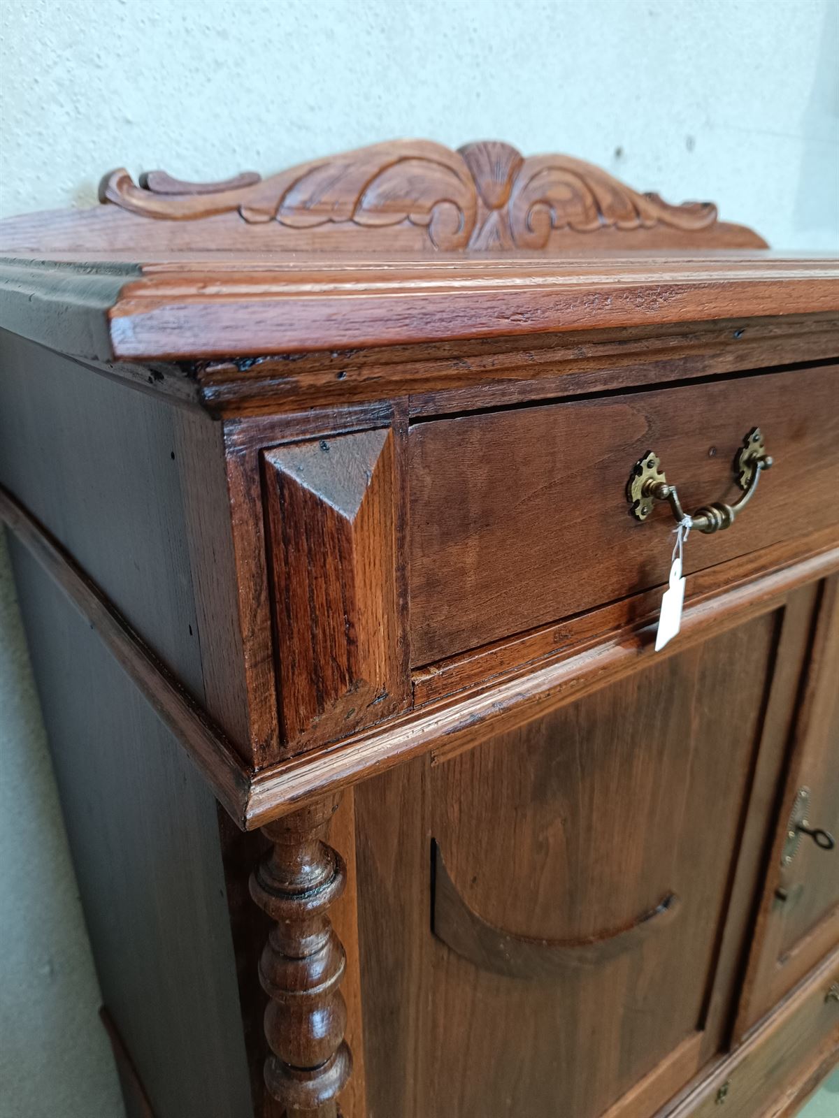 Mueble aparador de castaño - Imagen 6