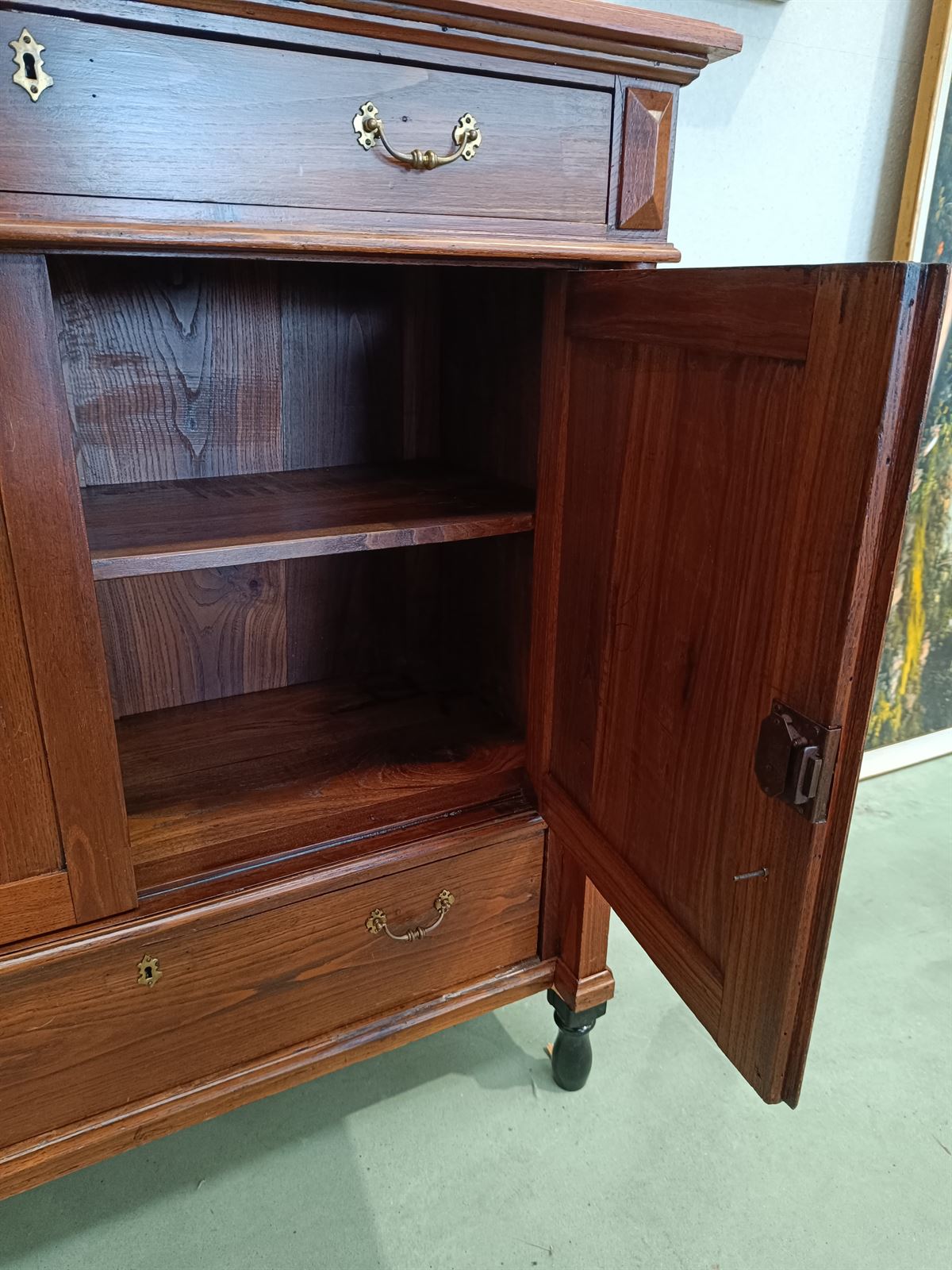 Mueble aparador de castaño - Imagen 8