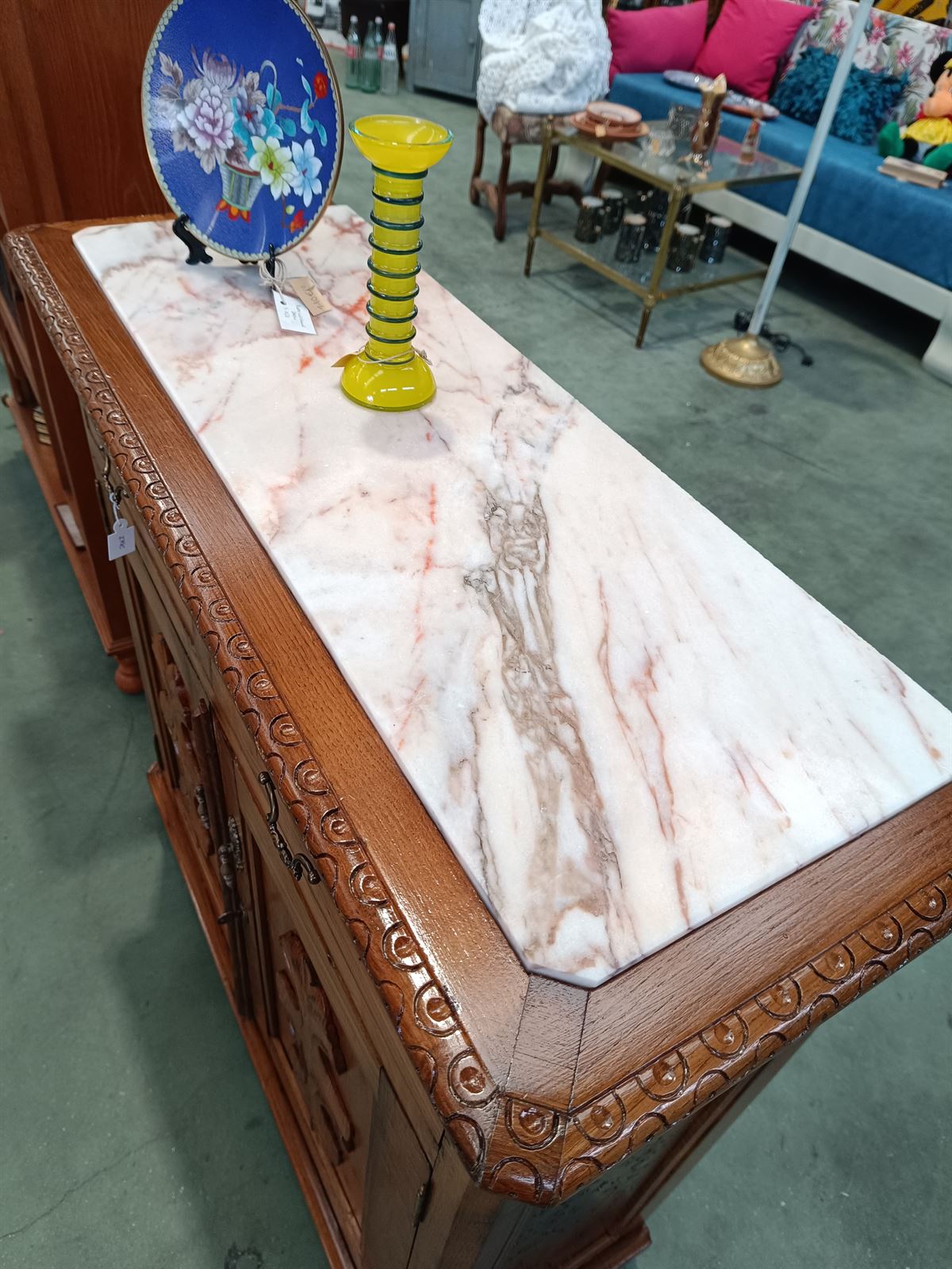 Mueble aparador de madera y mármol - Imagen 3