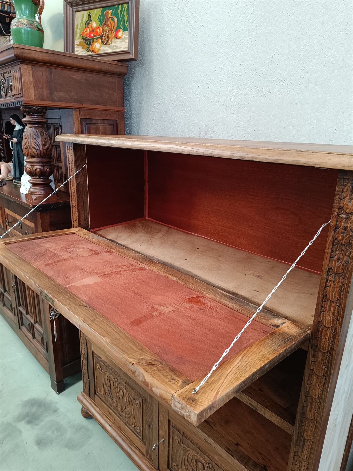 Mueble aparador de roble tallado - Imagen 6