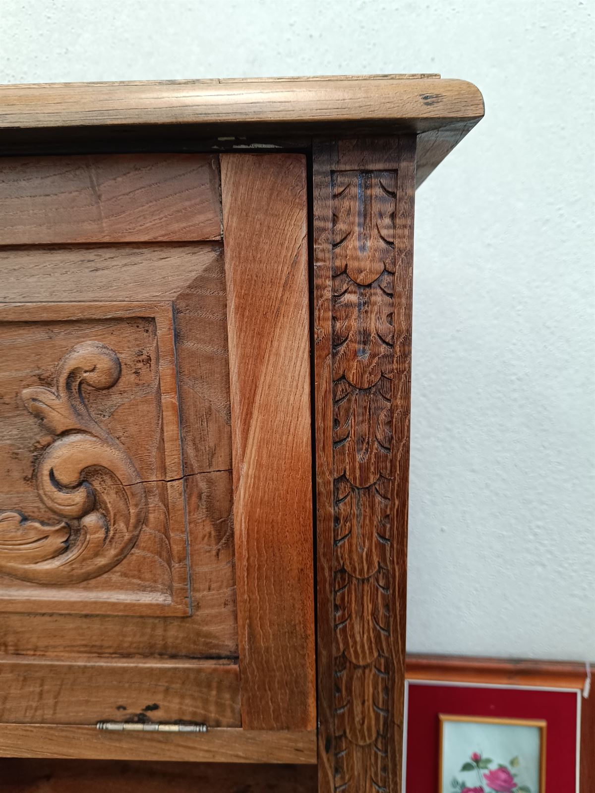 Mueble aparador de roble tallado - Imagen 7
