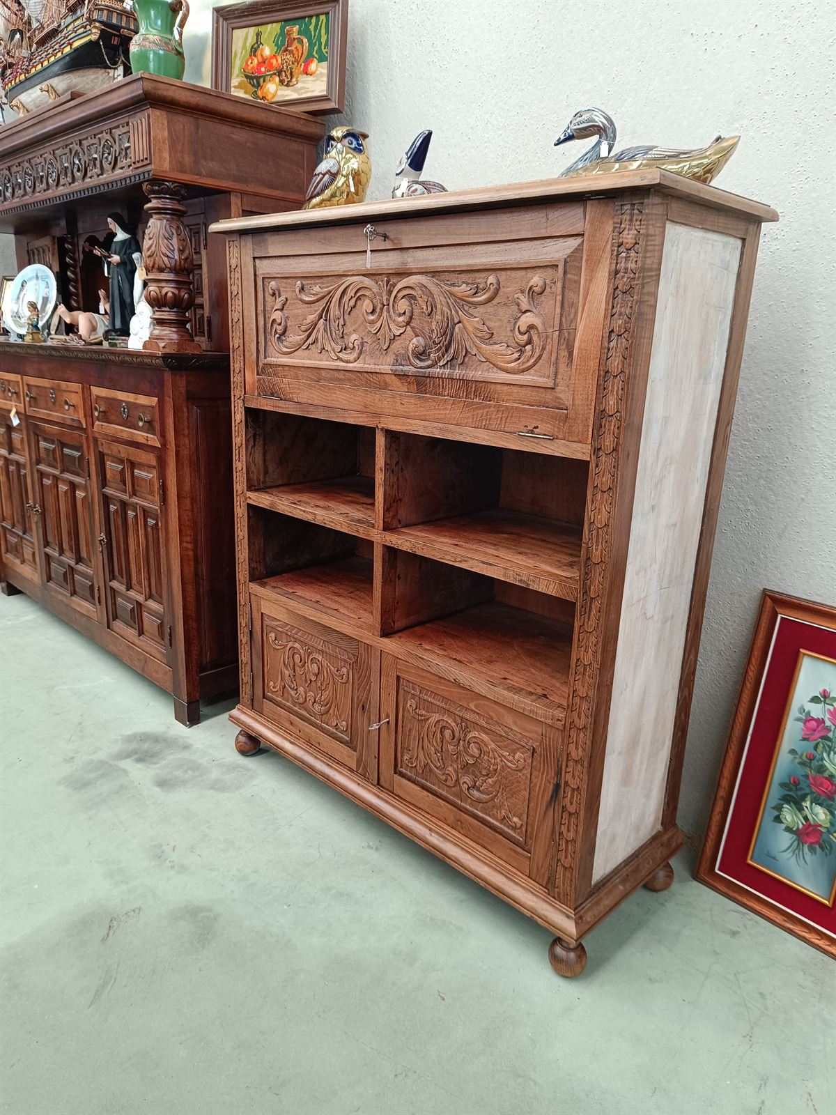 Mueble aparador de roble tallado - Imagen 8