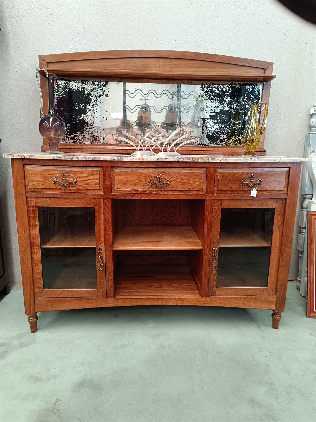 Mueble aparador en madera de castaño - Imagen 2