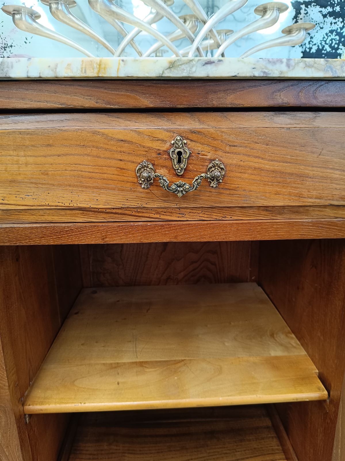 Mueble aparador en madera de castaño - Imagen 5