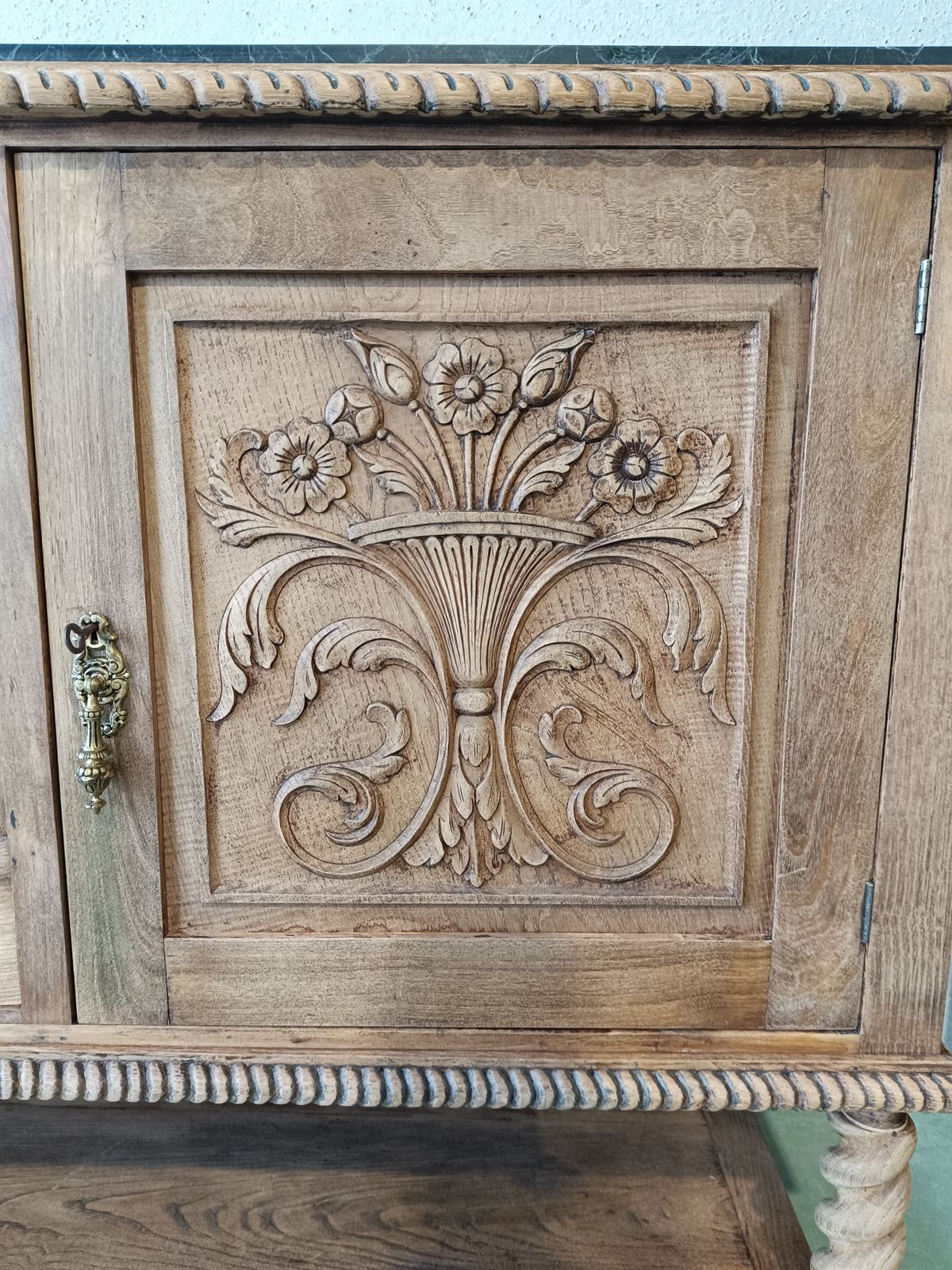 Mueble aparador francés de roble - Imagen 7