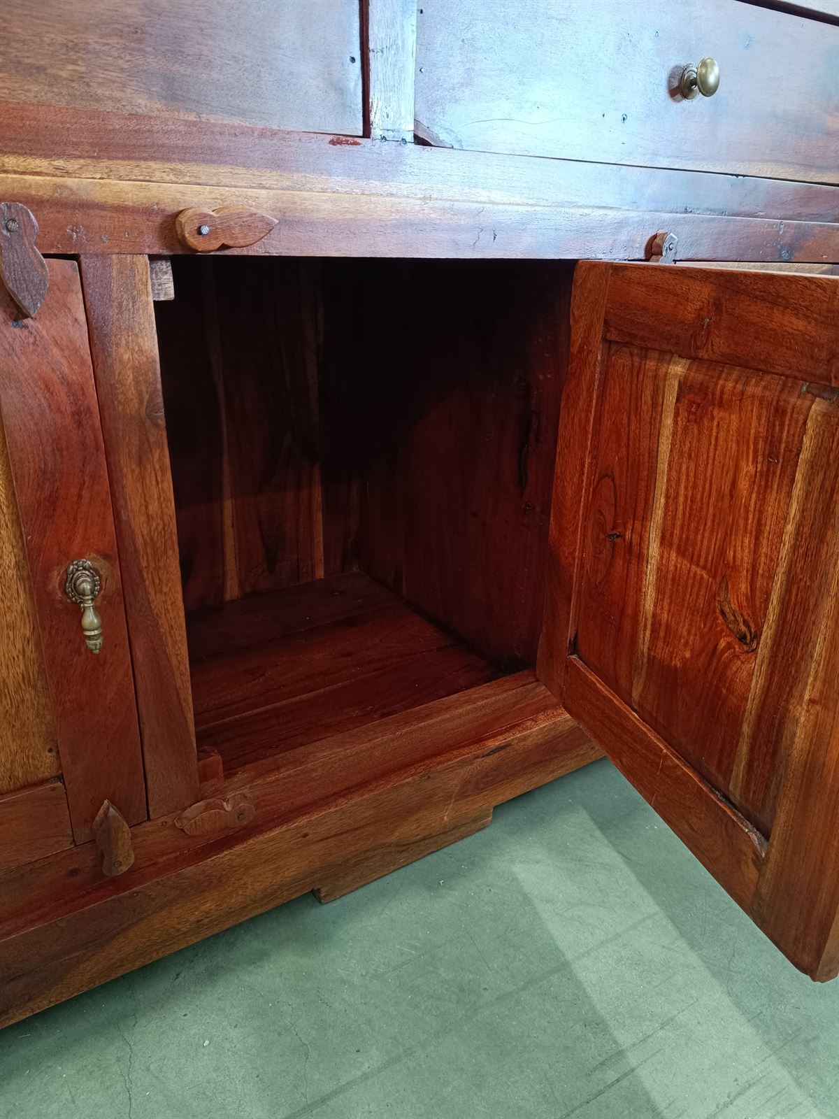 Mueble aparador rústico de madera - Imagen 7