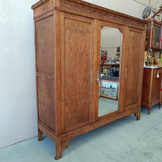 Mueble armario en madera de castaño años 40 - Imagen 2
