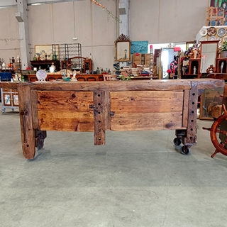 Mueble banco antiguo de carpintero - Imagen 1