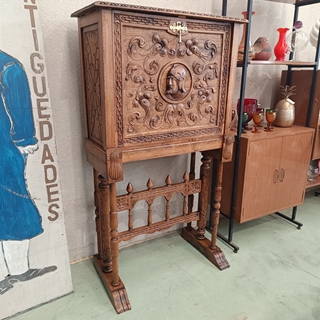 Mueble bargueño aparador de roble - Imagen 1
