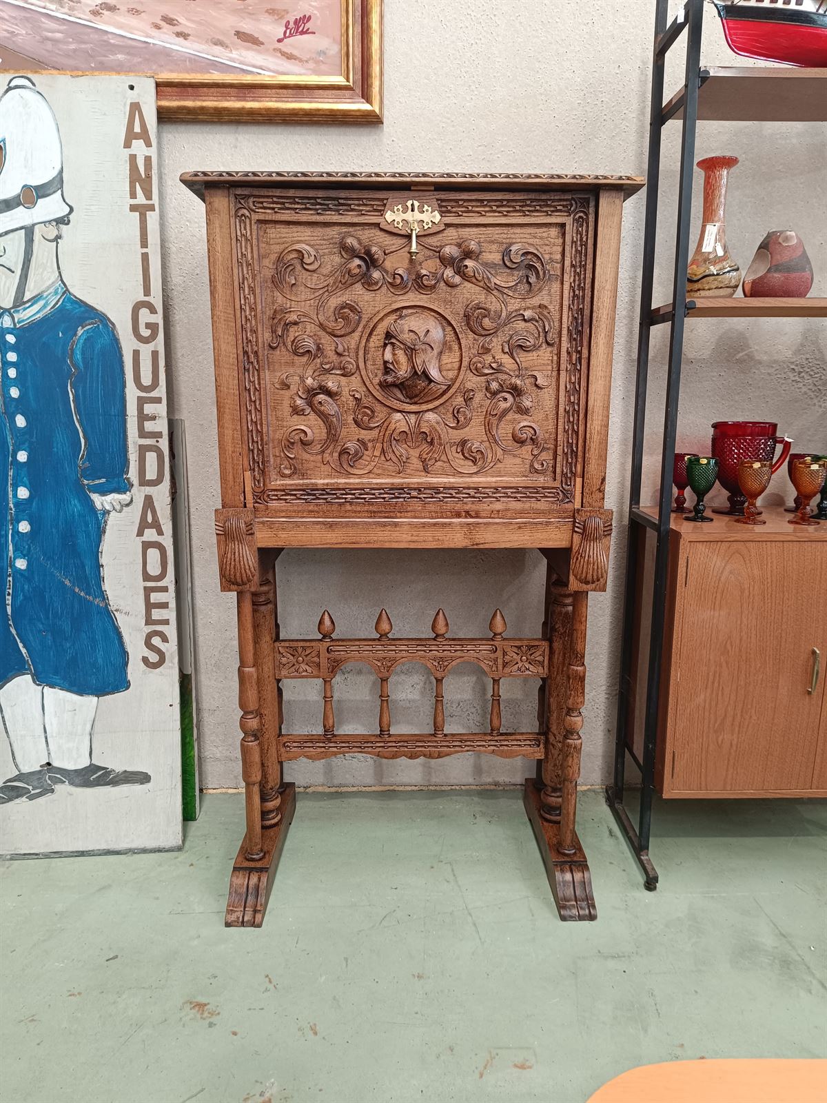 Mueble bargueño aparador de roble - Imagen 2