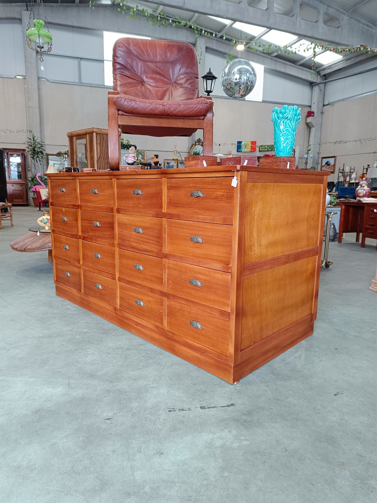 Mueble cajonera industrial - Imagen 1