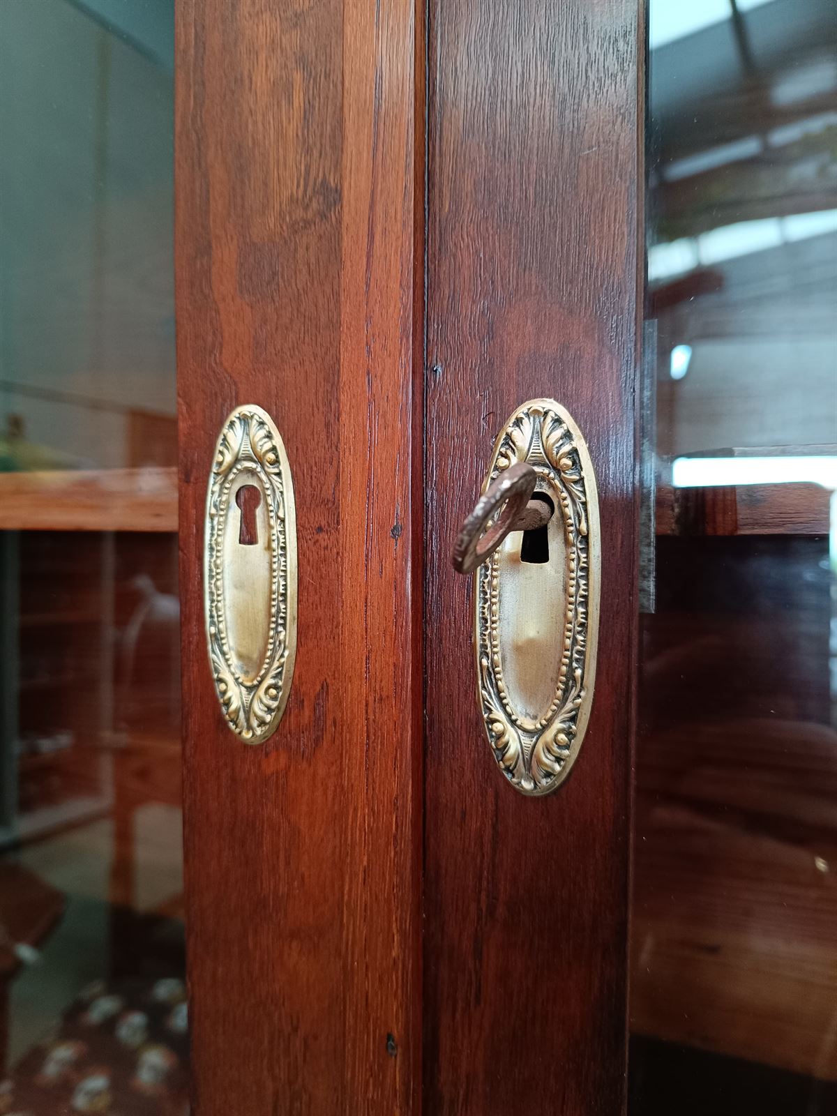 Mueble chinero antiguo de madera - Imagen 9