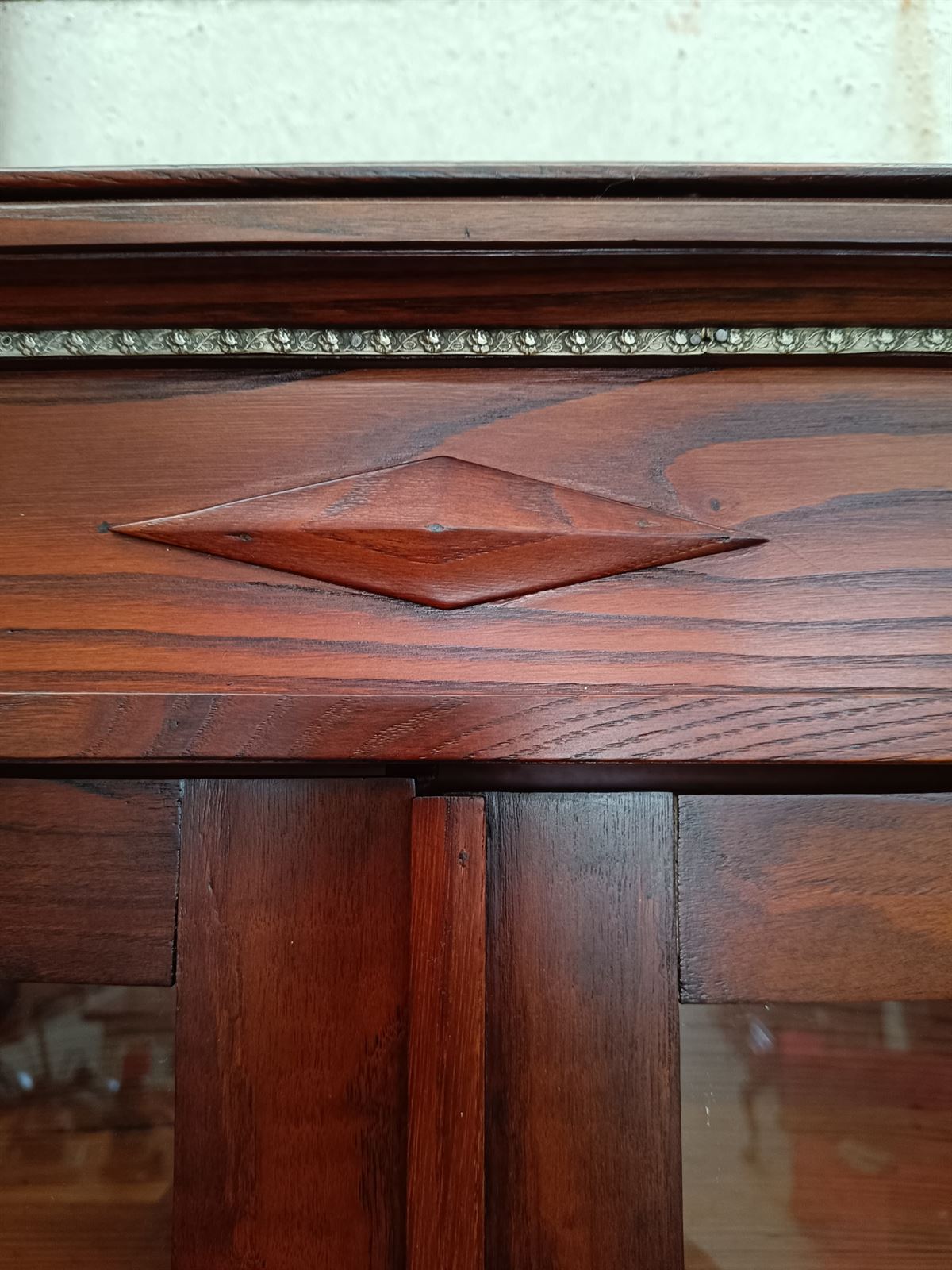 Mueble chinero antiguo de madera - Imagen 10