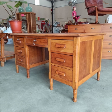 Mueble escritorio madera de castaño - Imagen 1