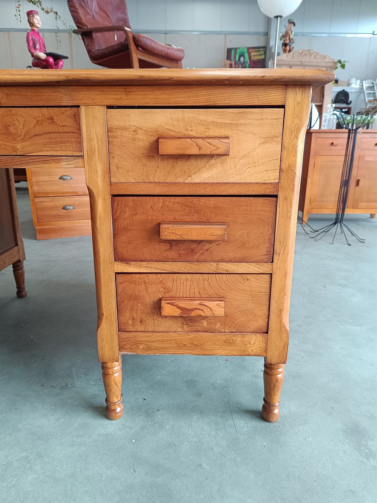 Mueble escritorio madera de castaño - Imagen 5