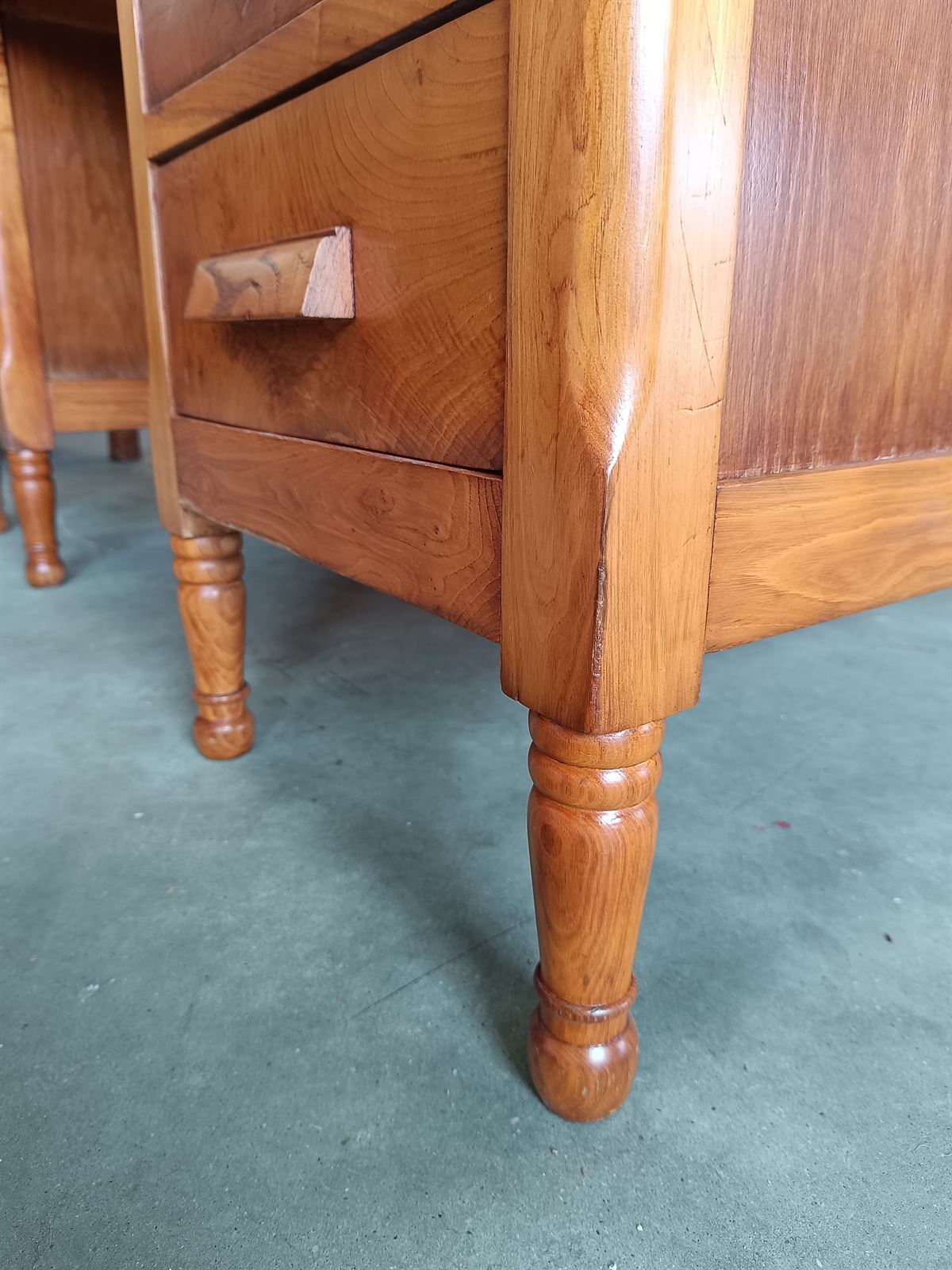 Mueble escritorio madera de castaño - Imagen 8