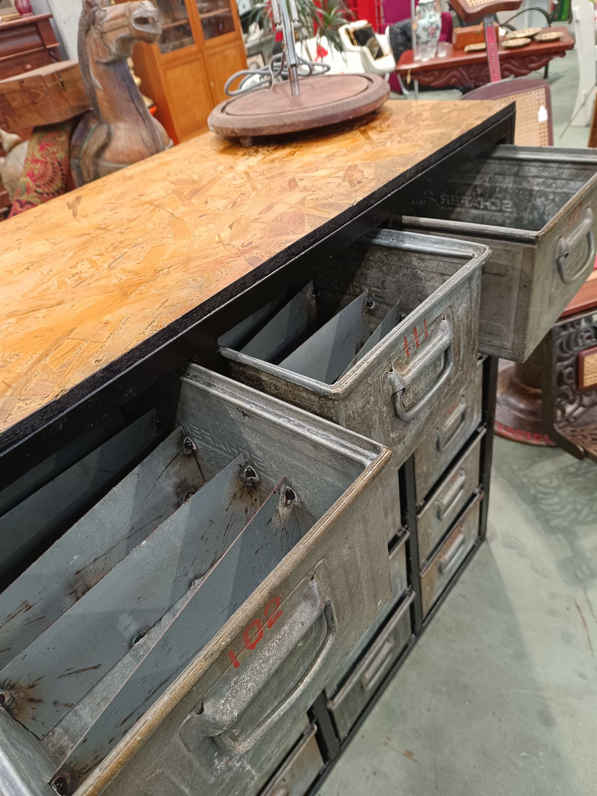 Mueble gavetero industrial - Imagen 5