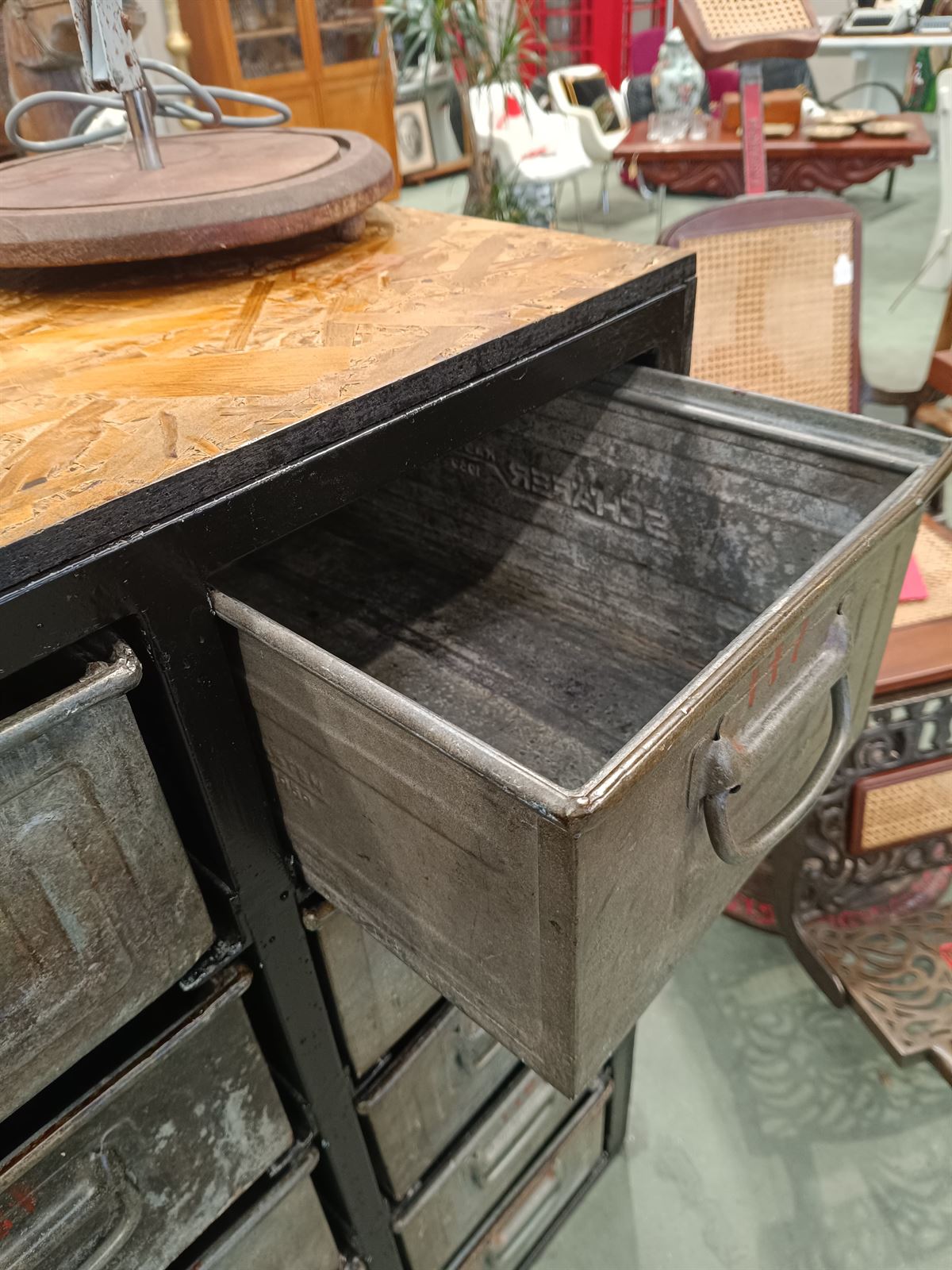 Mueble gavetero industrial - Imagen 6