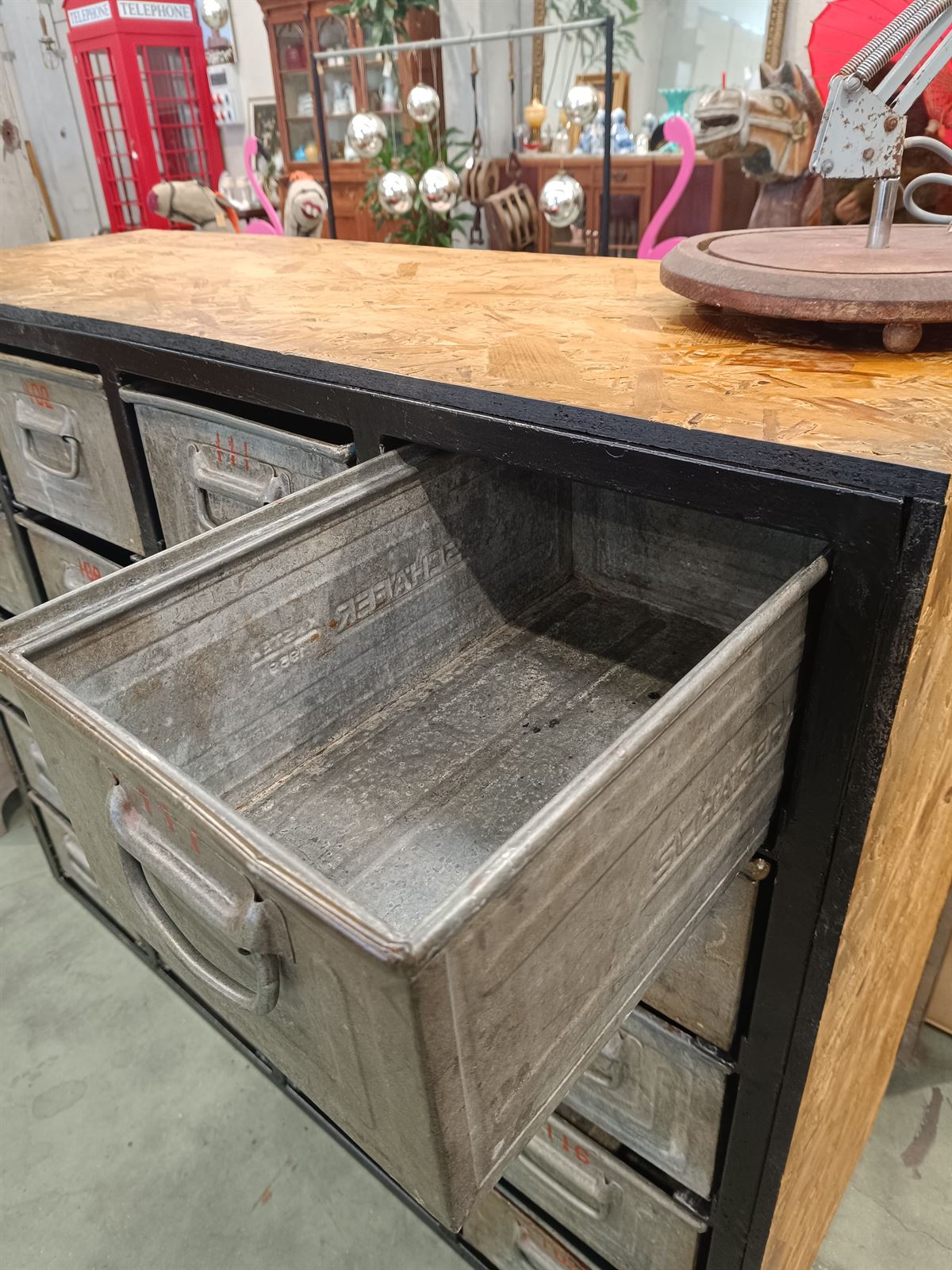 Mueble gavetero industrial - Imagen 7