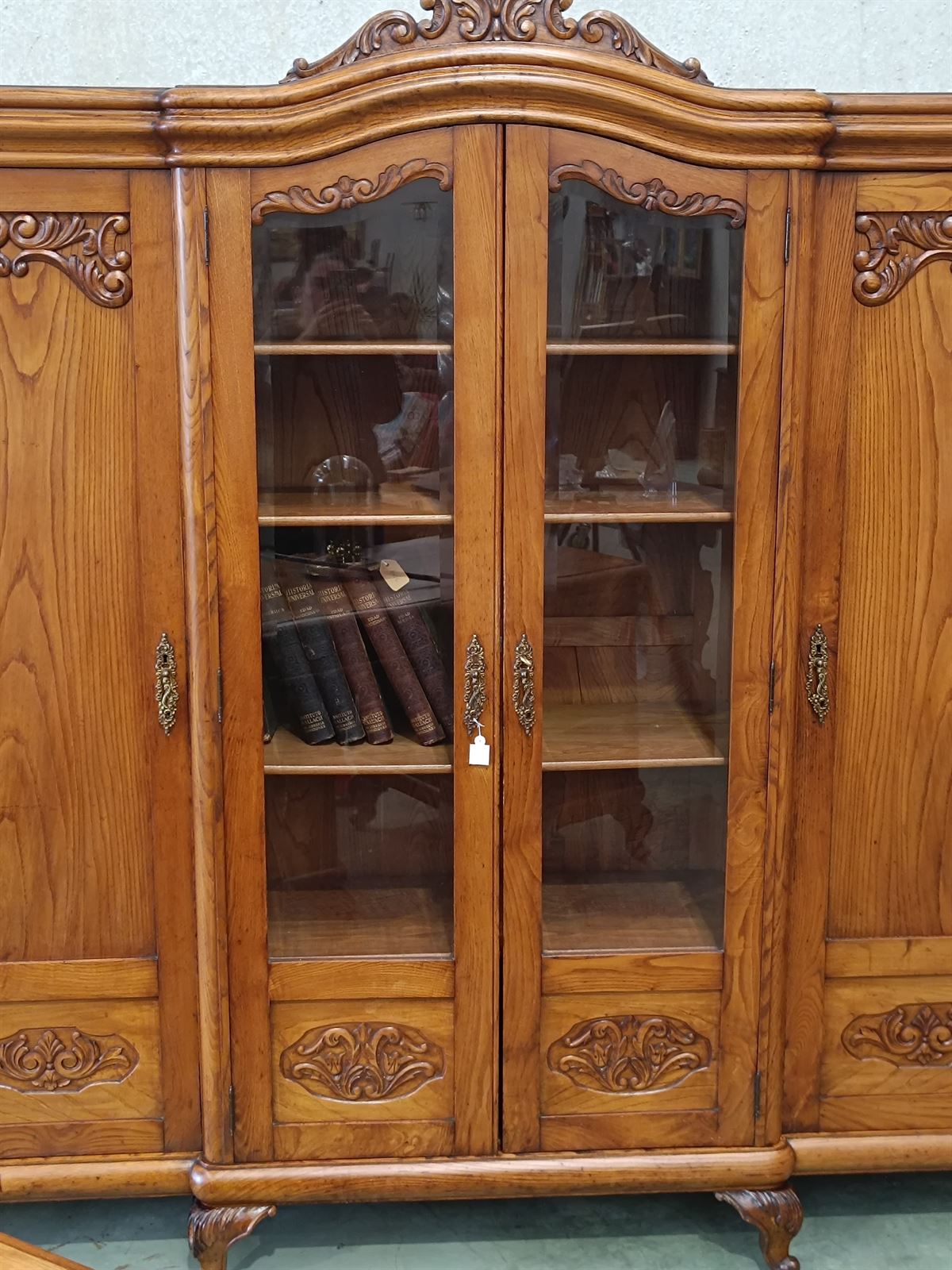 Mueble librería de castaño - Imagen 6