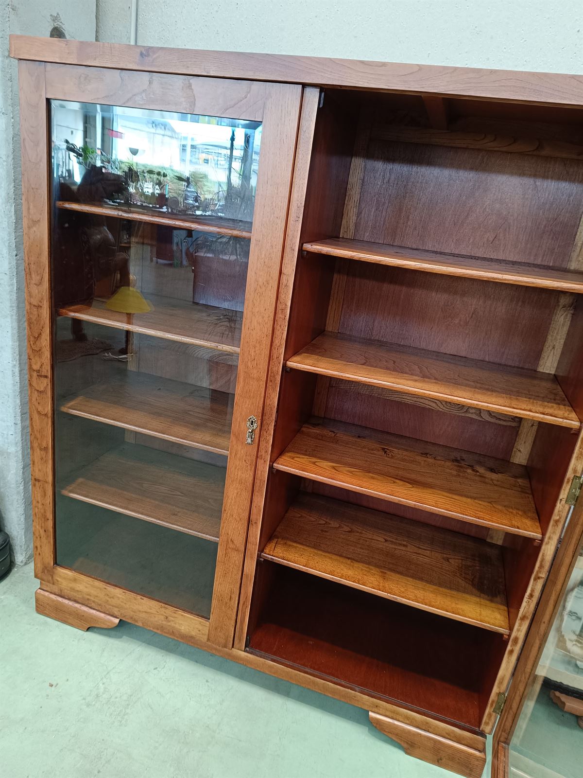 Mueble librería de madera - Imagen 7