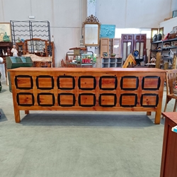 Mueble mostrador de madera - Imagen 1