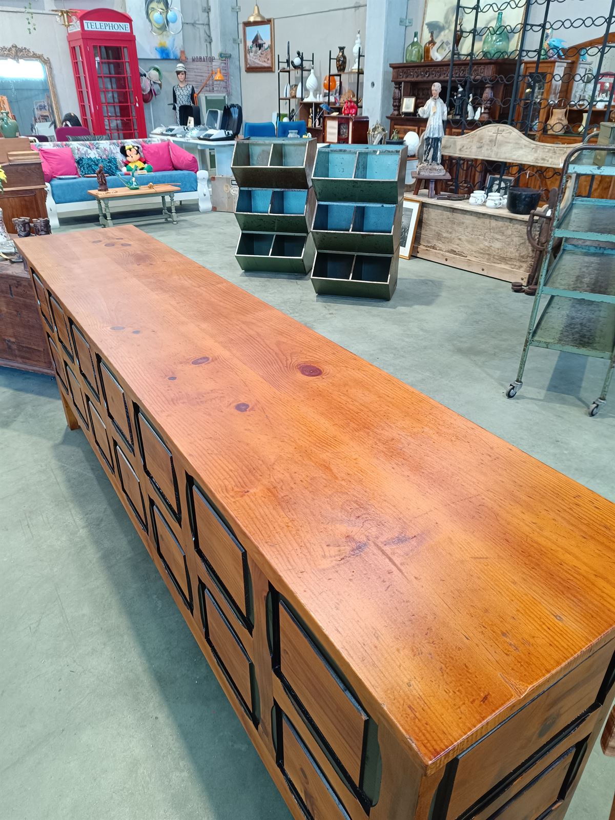 Mueble mostrador de madera - Imagen 4