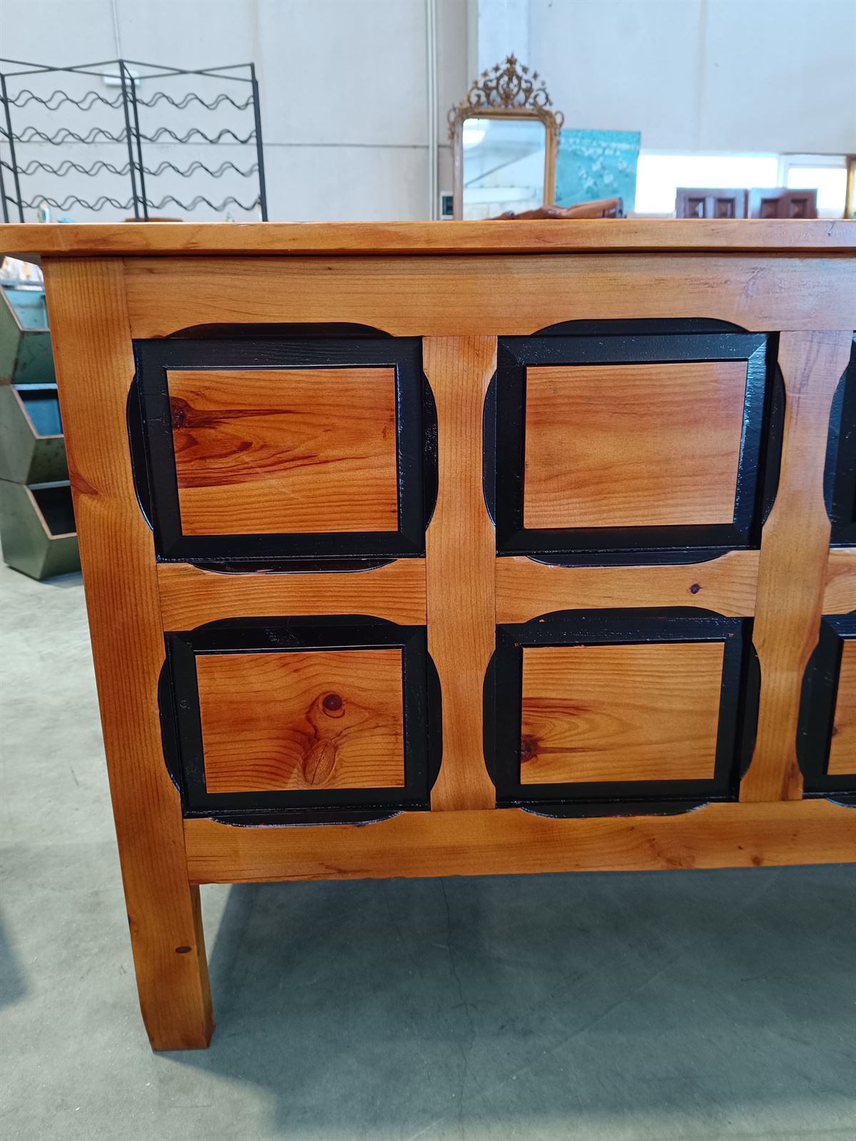 Mueble mostrador de madera - Imagen 6