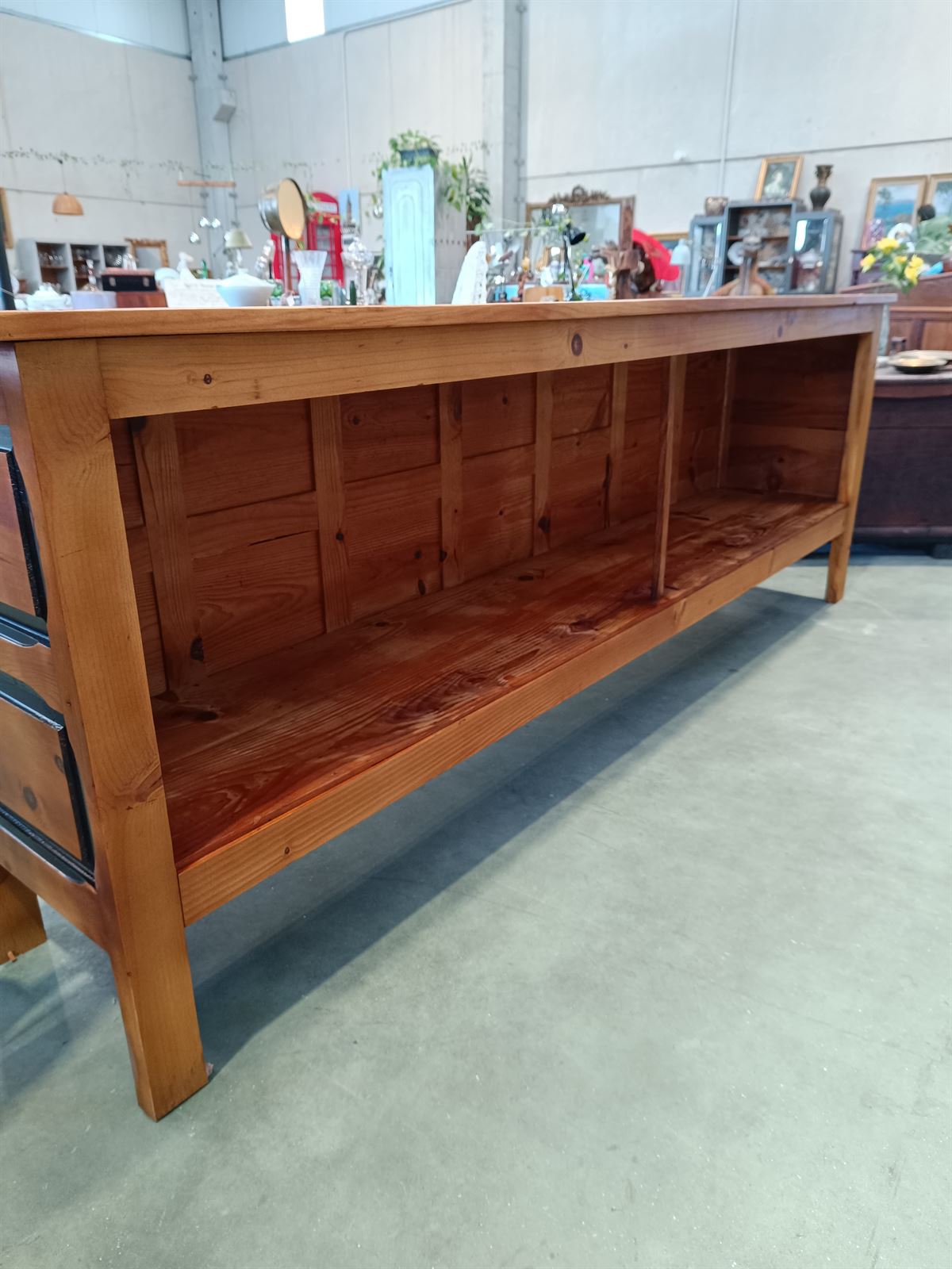 Mueble mostrador de madera - Imagen 7